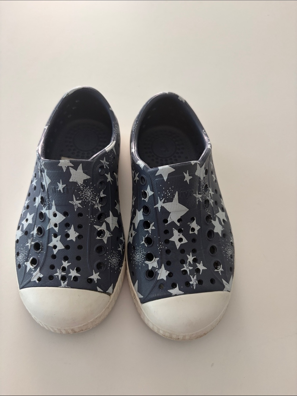 Native Shoes Kids Slip-On Water Shoes - Navy with White Stars